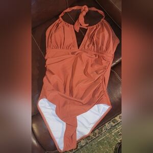 Sexy Women's Size Medium Coral/Orange One Piece Swimsuit 🩱. BNWOT!✨️